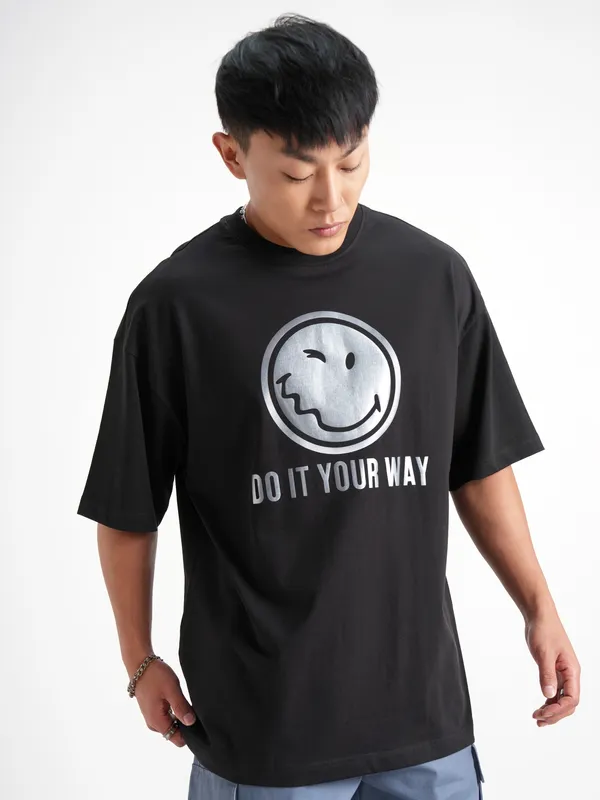Highlander Men Black SmileyWorldÃÂ® Printed Round Neck Oversized Fit T-Shirt