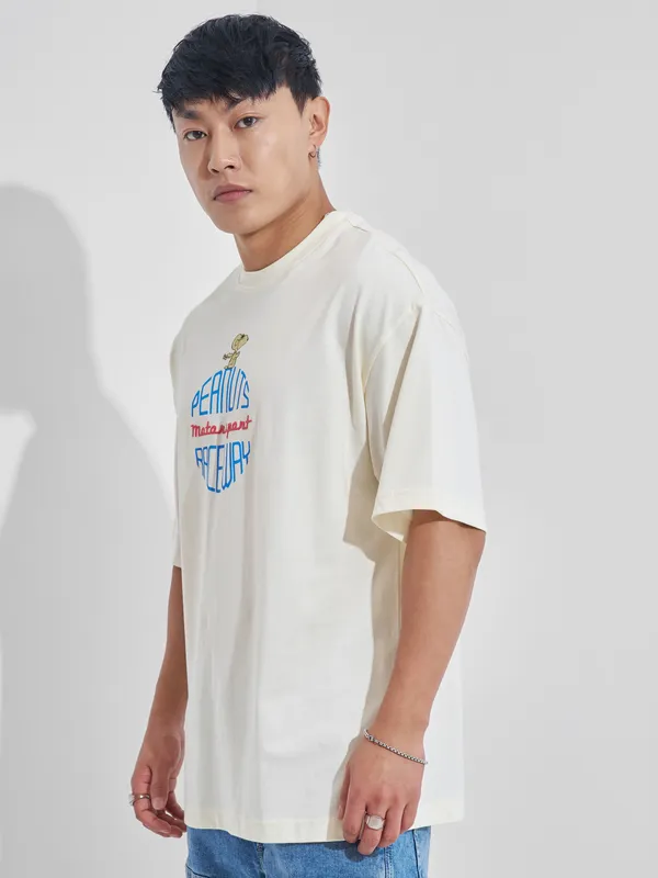 Highlander Men White Peanuts Printed Round Neck Oversized Fit T-Shirt