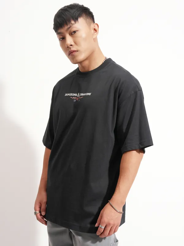Highlander Men Black Dungeons And Dragons Printed Round Neck Oversized Fit T-Shirt