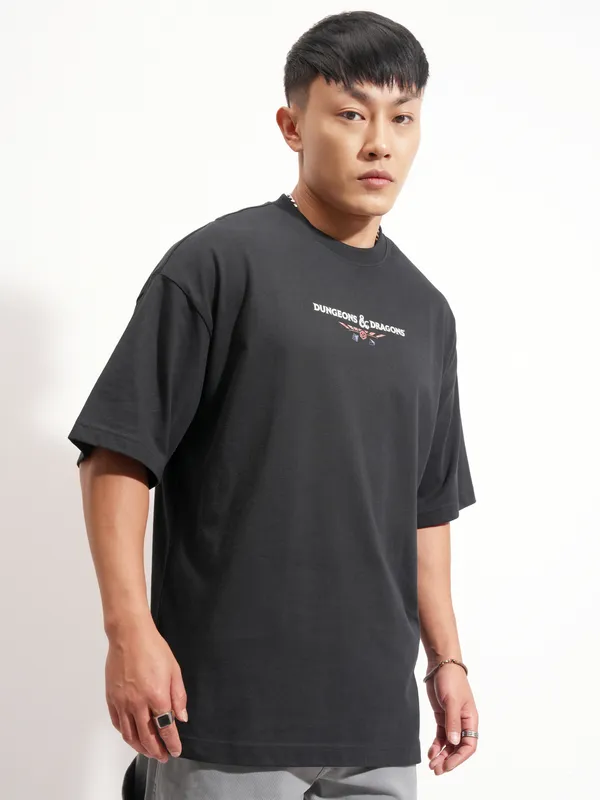 Highlander Men Black Dungeons And Dragons Printed Round Neck Oversized Fit T-Shirt