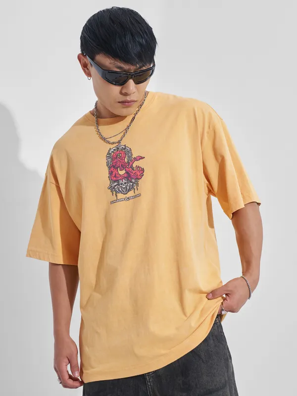 Highlander Men Yellow Dungeons And Dragons Printed Round Neck Oversized Fit T-Shirt