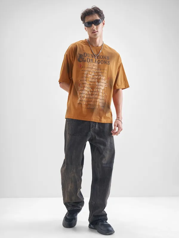 Highlander Men Rust Dungeons And Dragons Printed Round Neck Oversized Fit T-Shirt