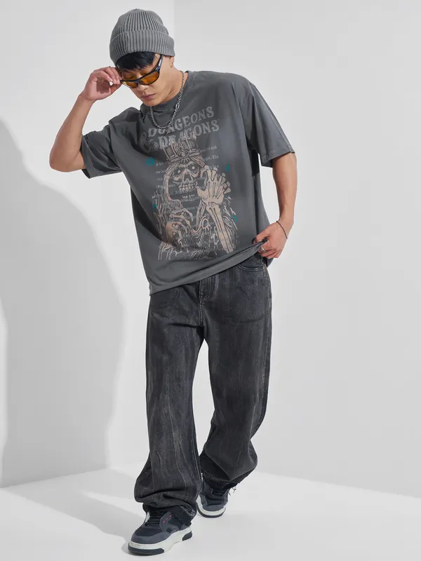 Highlander Men Grey Dungeons And Dragons Printed Round Neck Oversized Fit T-Shirt