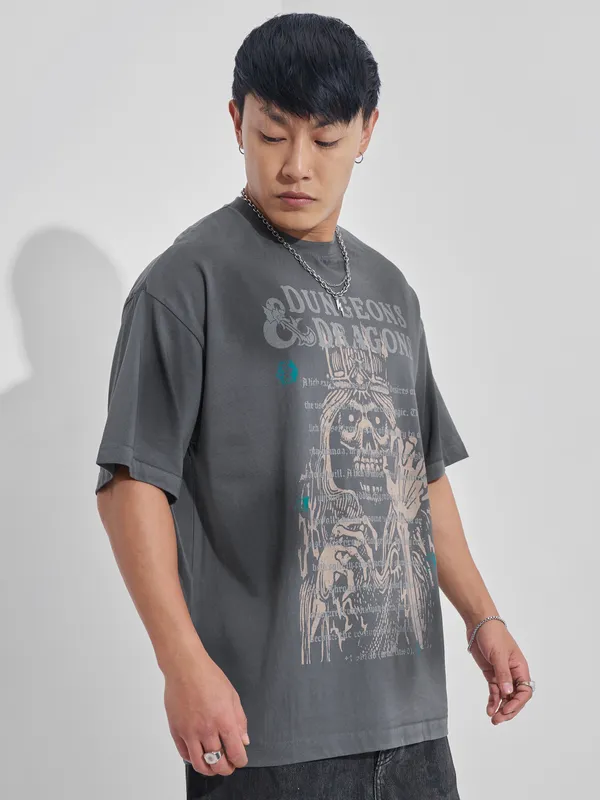 Highlander Men Grey Dungeons And Dragons Printed Round Neck Oversized Fit T-Shirt