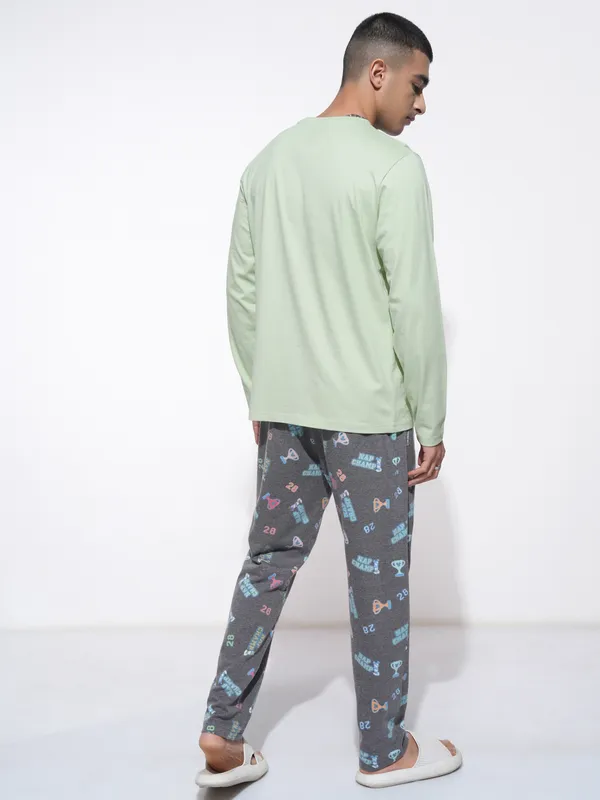 Disney By Highlander Men Green Goofy T-Shirt With Trousers Co-Ords