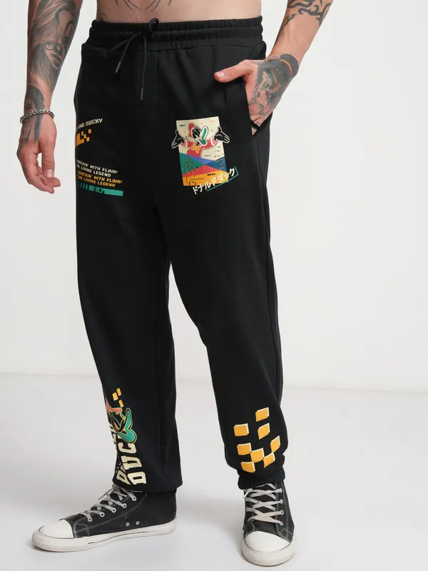 Highlander Men Black Baggy Printed Joggers