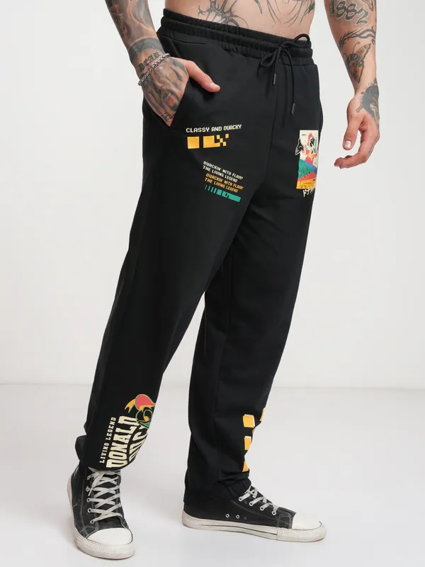 Highlander Men Black Baggy Printed Joggers