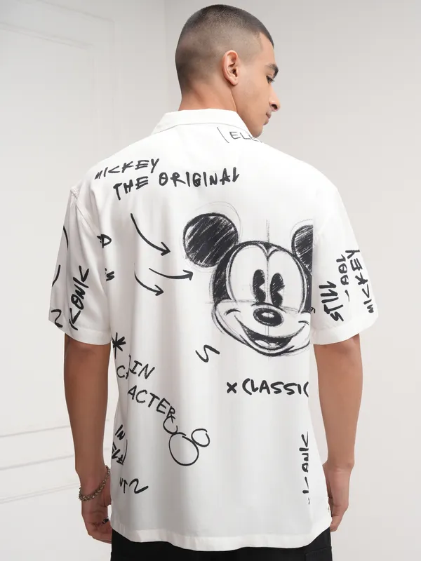 Disney By Highlander Men White Mickey Mouse Printed Relaxed Fit Casual Shirt