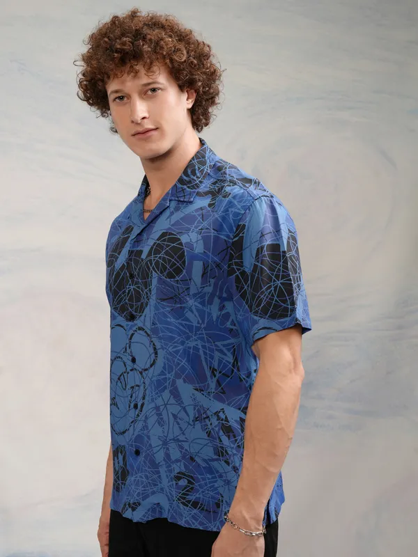 Disney By Highlander Men Blue Mickey Mouse Printed Relaxed Fit Casual Shirt