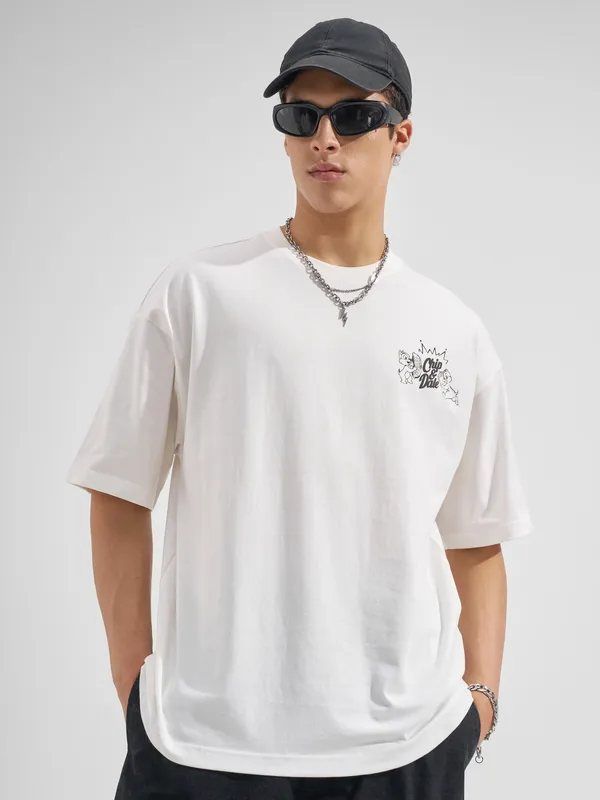 Dsiney By Highlander Men White Chip And Dale Printed Round Neck Oversized Fit T-Shirt