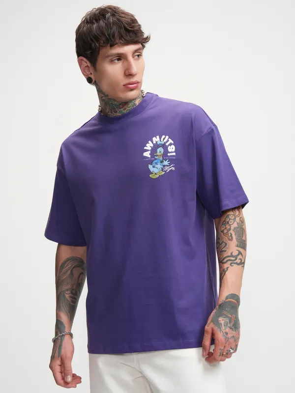 Disney By Highlander Men Purple Donald Duck Printed Round Neck Oversized Fit T-Shirt