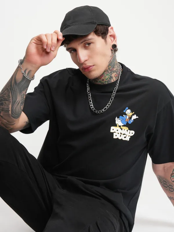 Donald Duck Men Printed Round Neck Oversized Fit T-Shirt