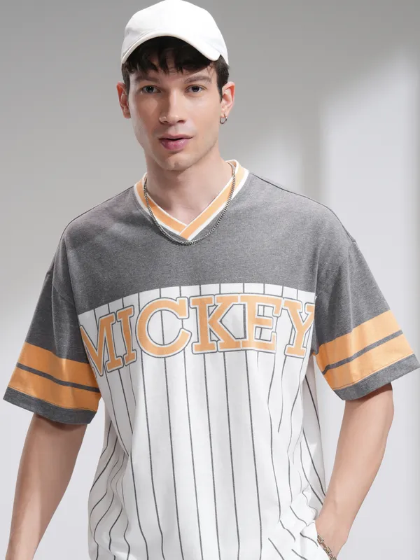 Disney By Highlander Men White Mickey Mouse Printed V-Neck Oversized Fit T-Shirt