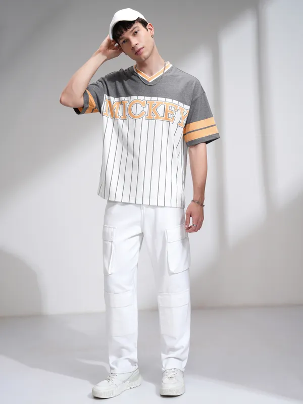 Disney By Highlander Men White Mickey Mouse Printed V-Neck Oversized Fit T-Shirt