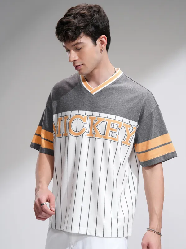 Disney By Highlander Men White Mickey Mouse Printed V-Neck Oversized Fit T-Shirt