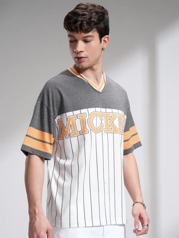 Disney By Highlander Men White Mickey Mouse Printed V-Neck Oversized Fit T-Shirt