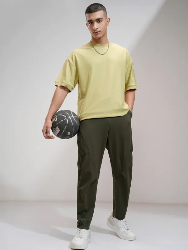 Highlander Men Olive Tapered Fit Solid Joggers