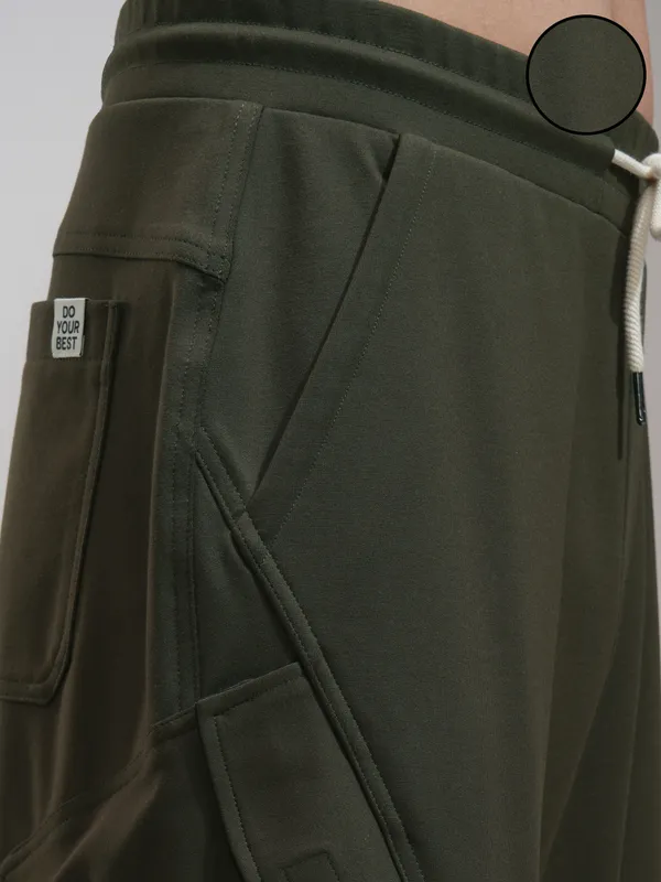 Highlander Men Olive Tapered Fit Solid Joggers