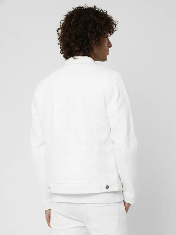 Highlander Men White Solid Tailored Jacket