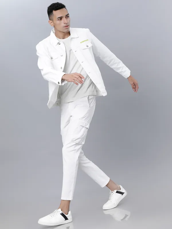 Highlander Men White Solid Denim Jacket