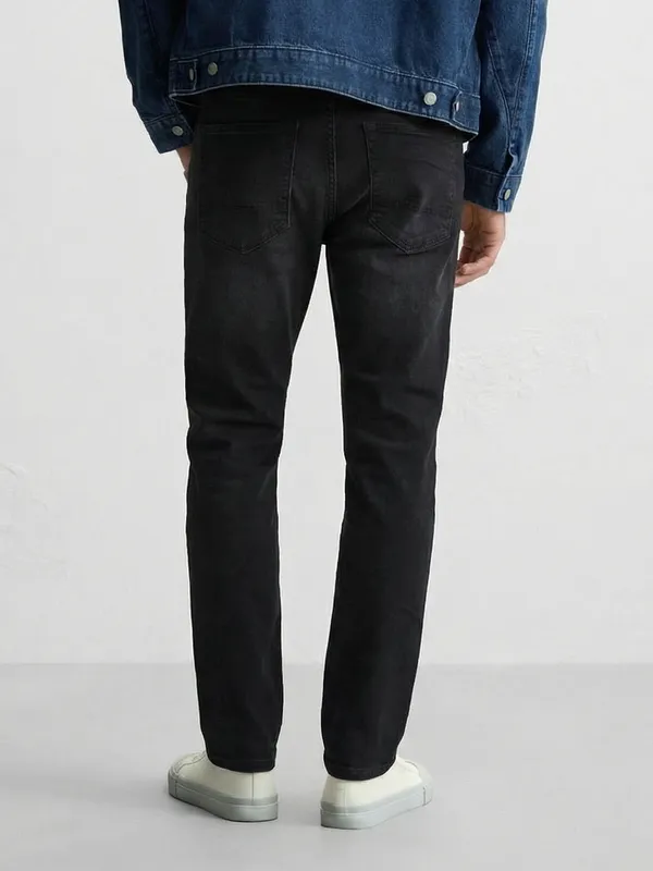 Highlander Men Black Tapered Fit Stretchable Jeans