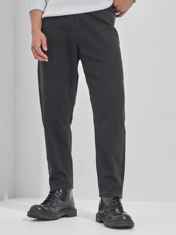 Highlander Men Black Tapered Fit Stretchable Jeans