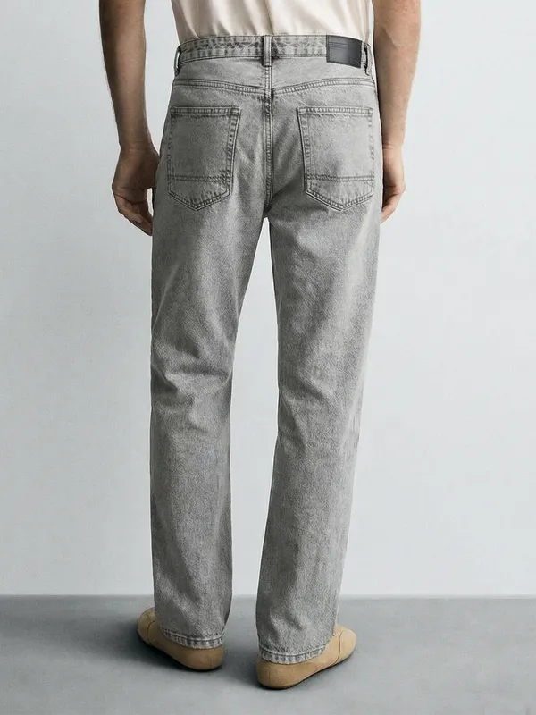 Highlander Men Light Grey Straight Fit Jeans