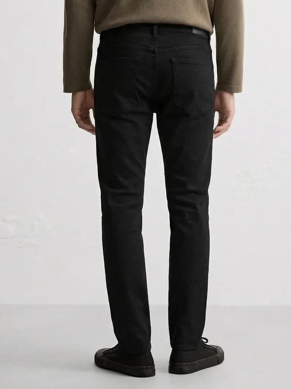 Highlander Men Black Tapered Fit Stretchable Jeans