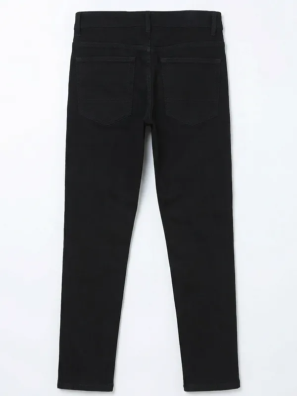 Highlander Men Black Tapered Fit Stretchable Jeans