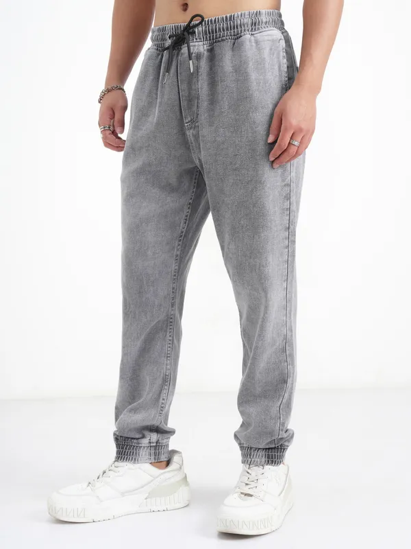 Highlander Men Grey Jogger Jeans