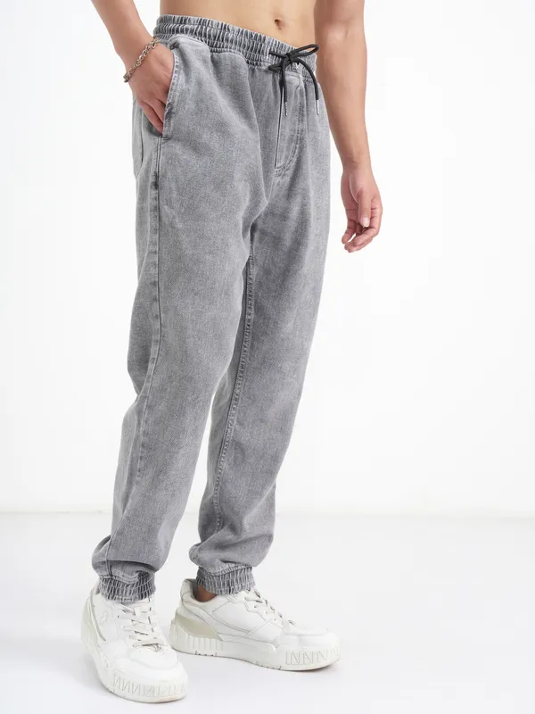 Highlander Men Grey Jogger Jeans