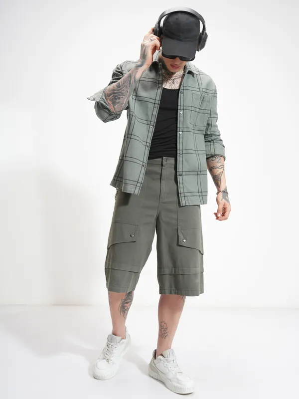 Highlander Men Olive Baggy Cargo Shorts