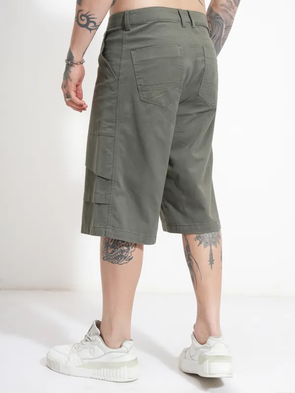 Highlander Men Olive Baggy Cargo Shorts