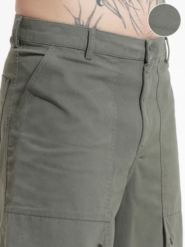Highlander Men Olive Baggy Cargo Shorts