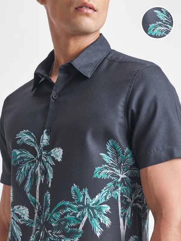 Highlander Men Black Printed Oversized Fit Casual Shirt