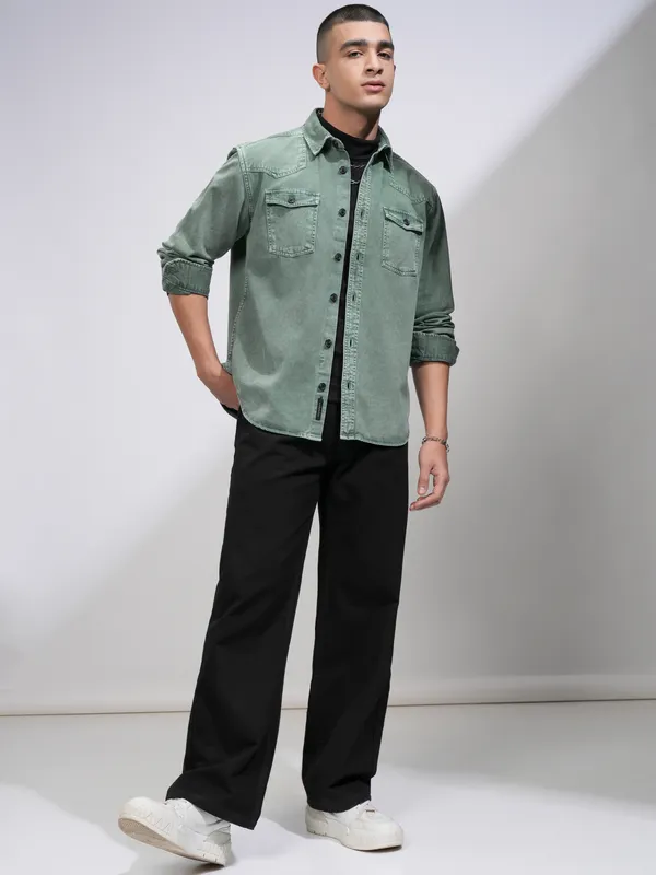 Highlander Men Green Solid Oversized Fit Casual Shirt