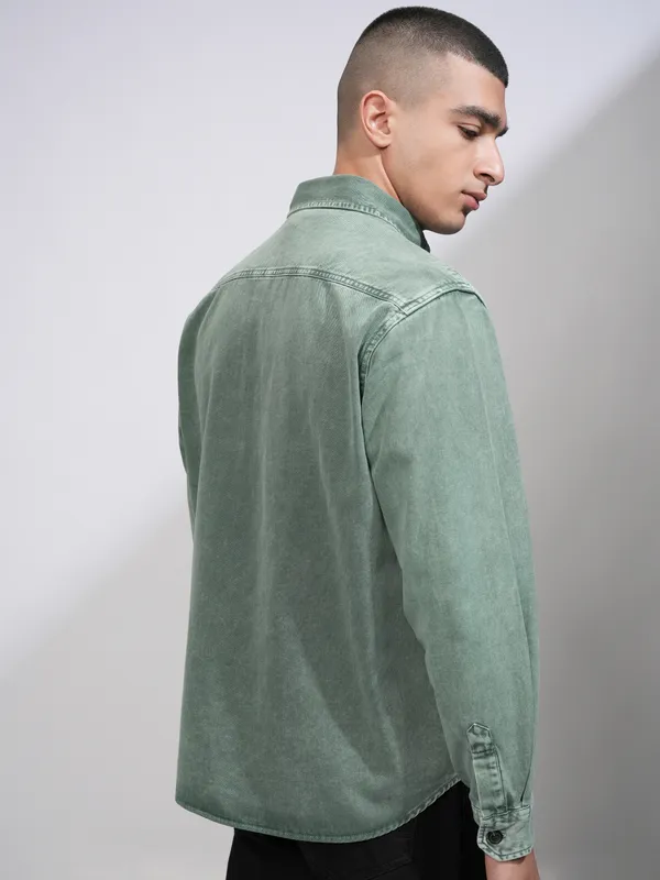 Highlander Men Green Solid Oversized Fit Casual Shirt