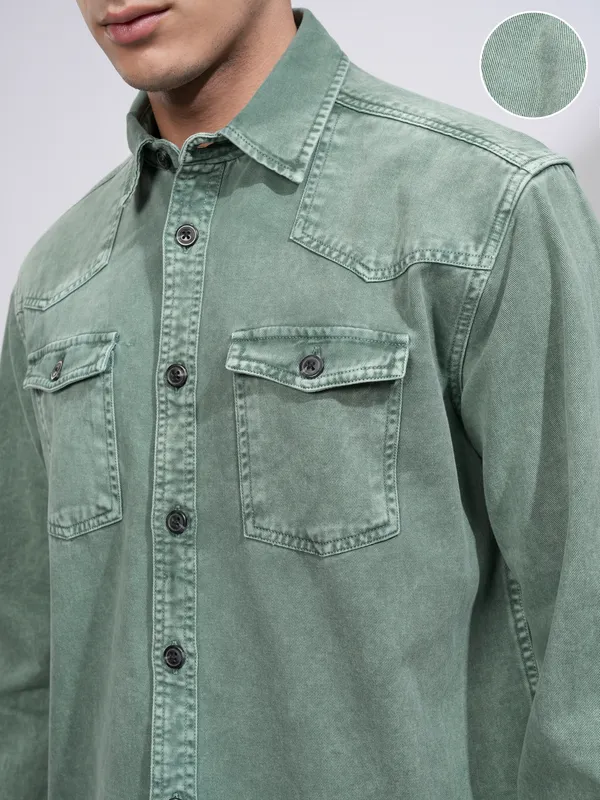 Highlander Men Green Solid Oversized Fit Casual Shirt