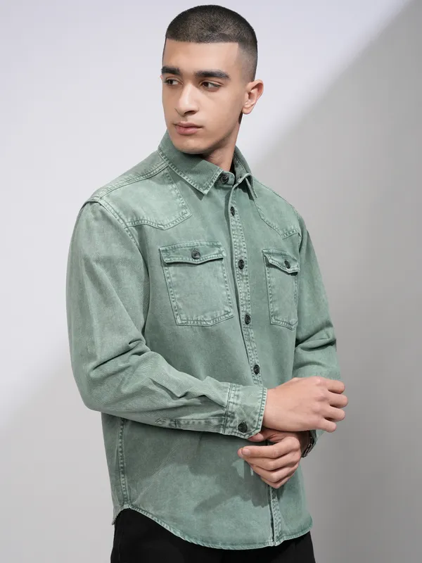 Highlander Men Green Solid Oversized Fit Casual Shirt