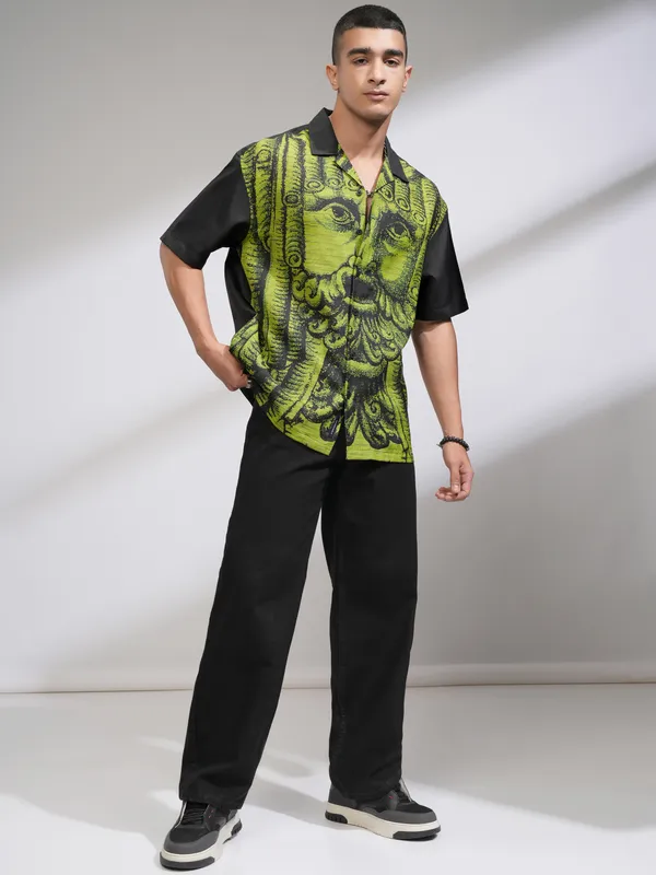 Highlander Men Black Printed Oversized Fit Casual Shirt