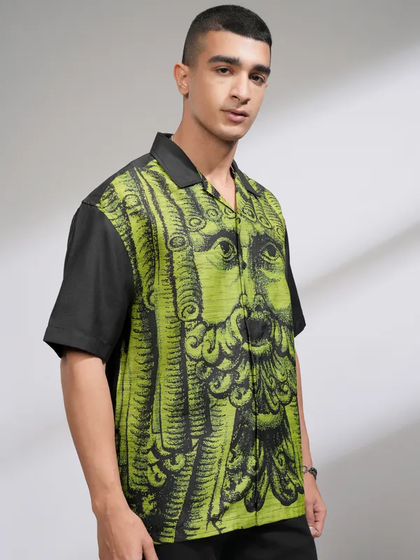Highlander Men Black Printed Oversized Fit Casual Shirt