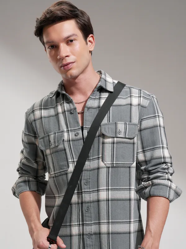Highlander Men Grey Checked Oversized Fit Casual Shirt