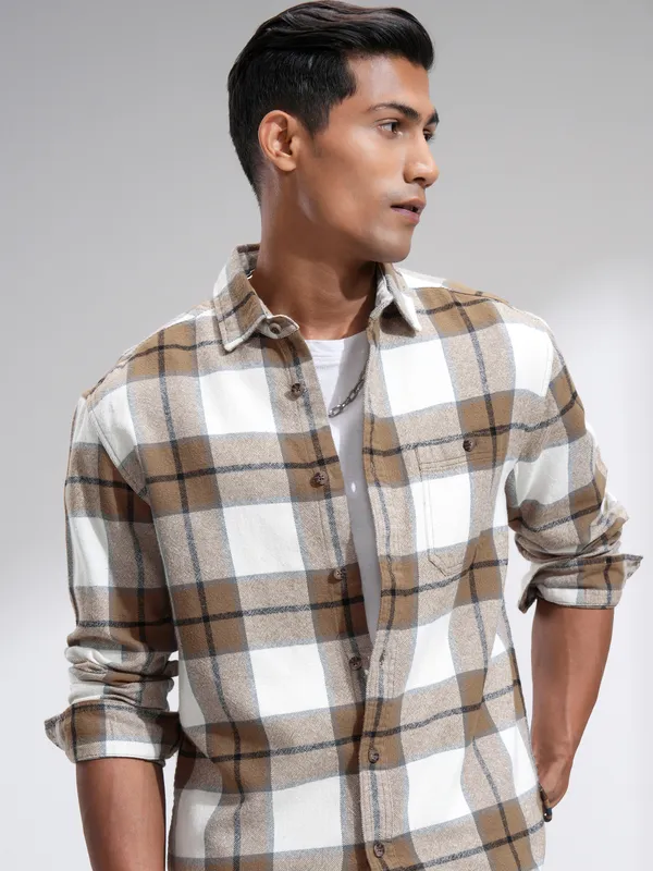 Highlander Men Off White Checked Oversized Fit Casual Shirt