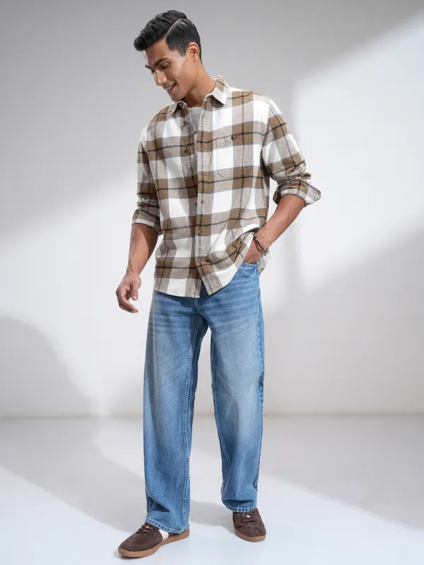Highlander Men Off White Checked Oversized Fit Casual Shirt