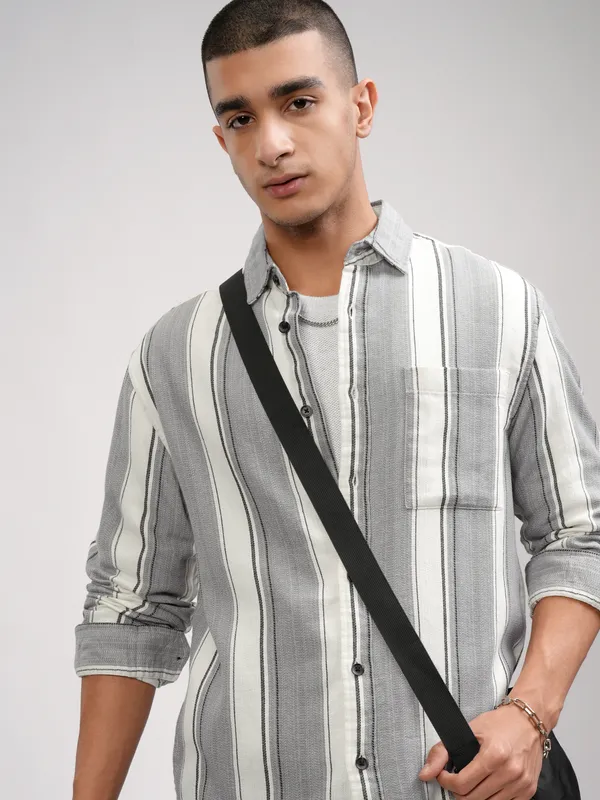 Highlander Men Off White Striped Oversized Fit Casual Shirt