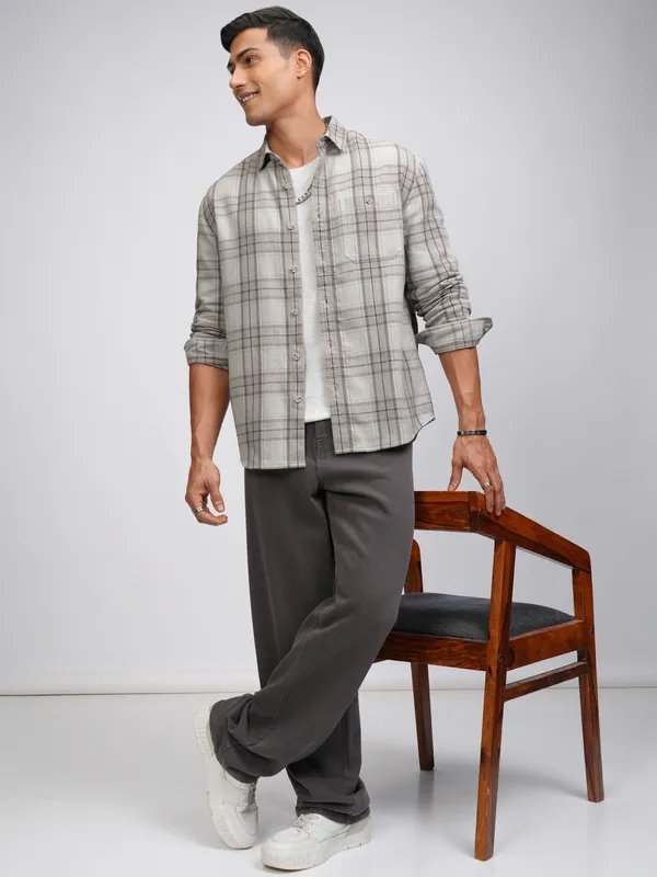 Highlander Men Beige Checked Oversized Fit Casual Shirt