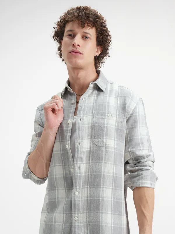 Highlander Men Off White Checked Relaxed Fit Casual Shirt