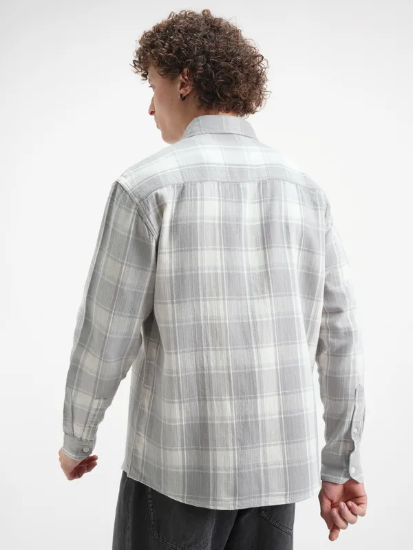 Highlander Men Off White Checked Relaxed Fit Casual Shirt