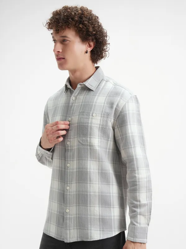 Highlander Men Off White Checked Relaxed Fit Casual Shirt