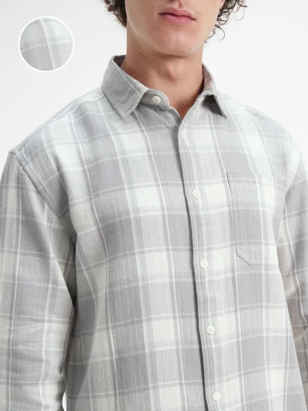 Highlander Men Off White Checked Relaxed Fit Casual Shirt